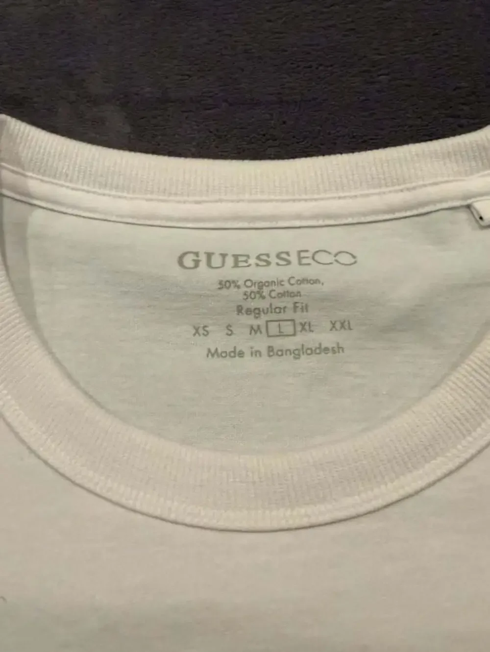 GUESS Dragon Graphic T-Shirt Size Large - Picture 2 of 3
